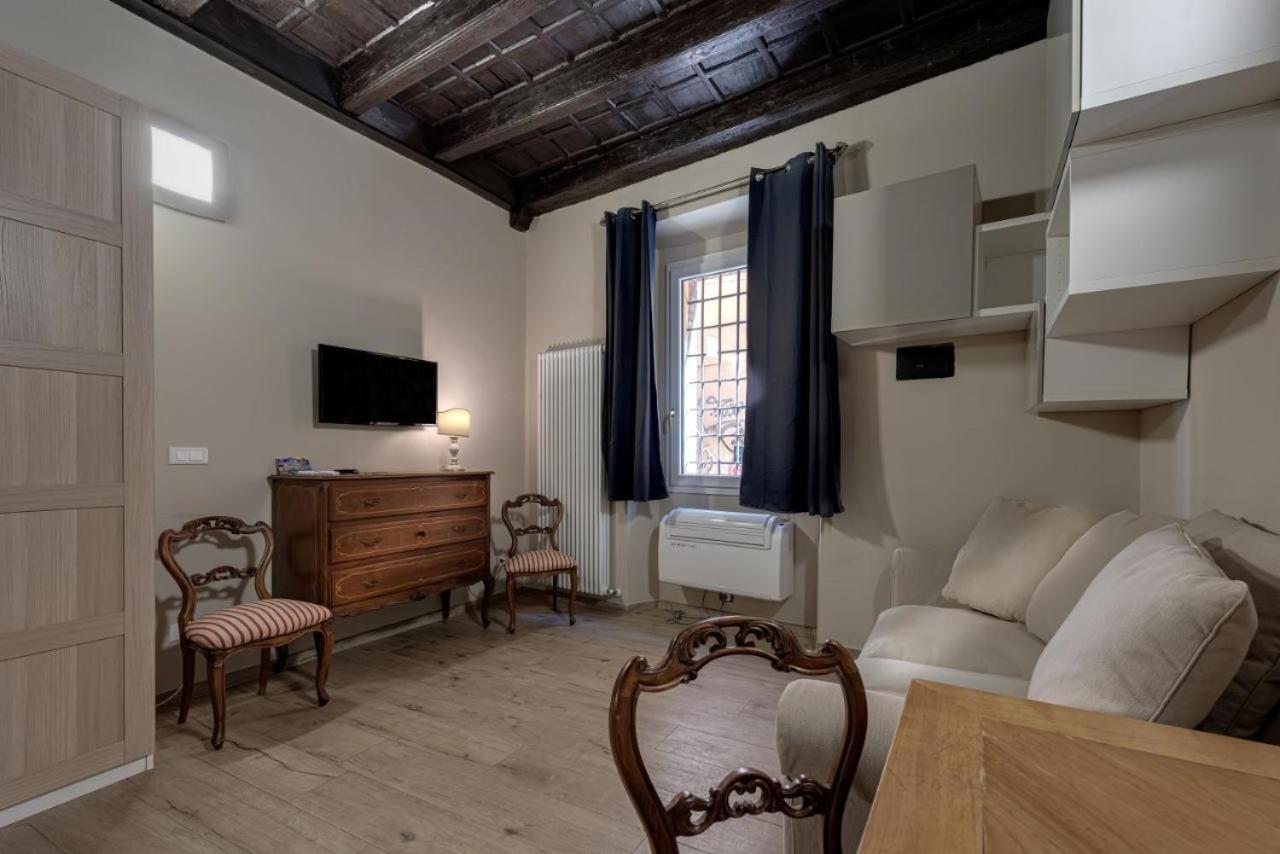 Piazza Nettuno Rooms Болонья Экстерьер фото