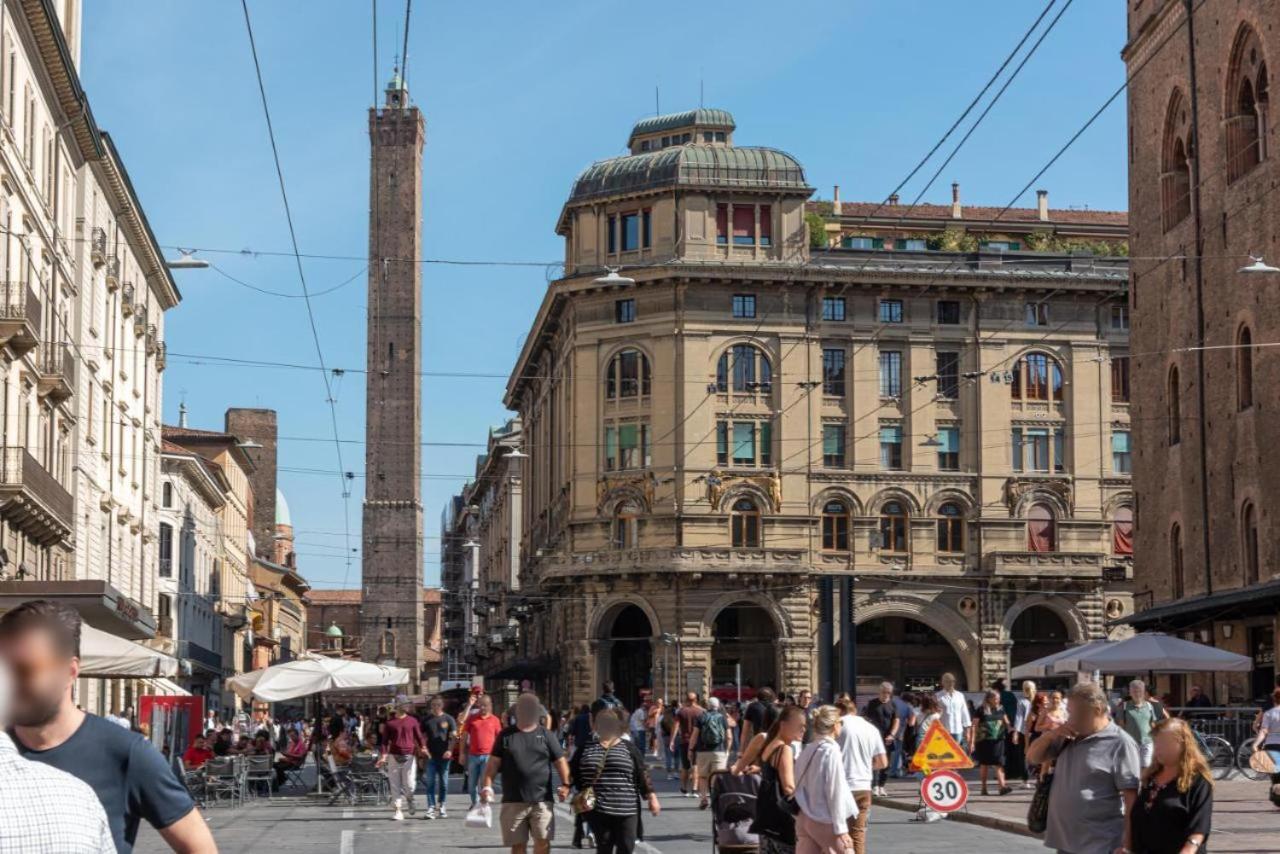 Piazza Nettuno Rooms Болонья Экстерьер фото